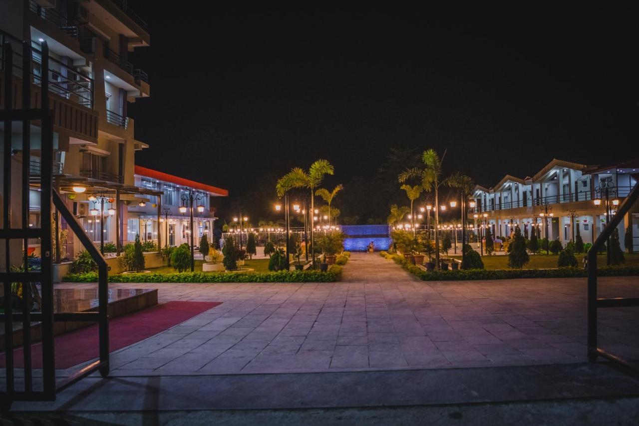 Quick 20 Riverside Hotel Amlekhganj ภายนอก รูปภาพ