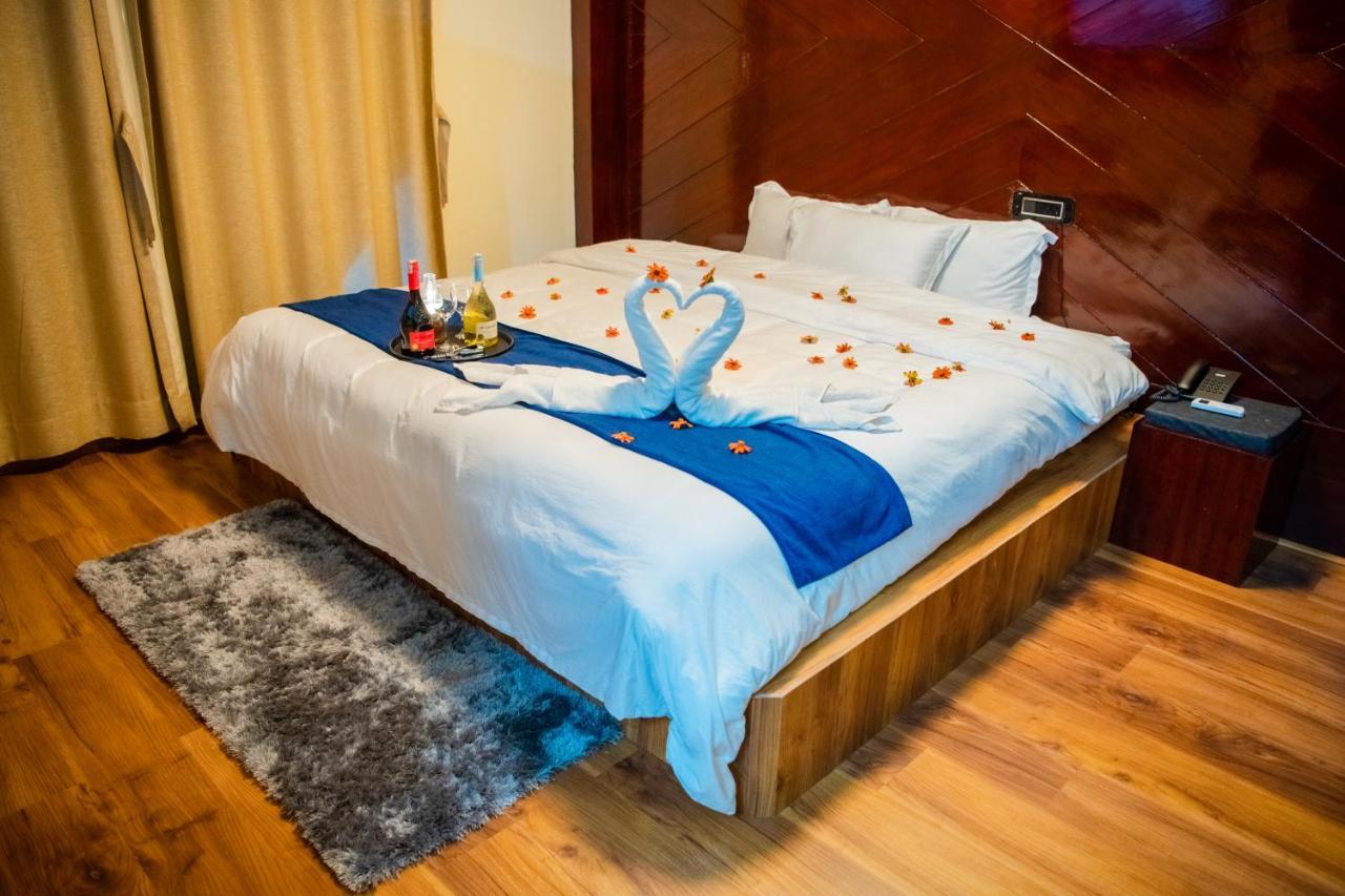 Quick 20 Riverside Hotel Amlekhganj ภายนอก รูปภาพ